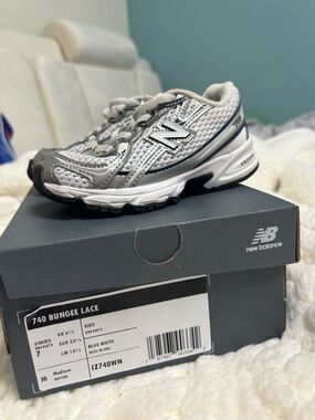 New Balance Kids 740 Bungee Lace Sneaker in Silver and White